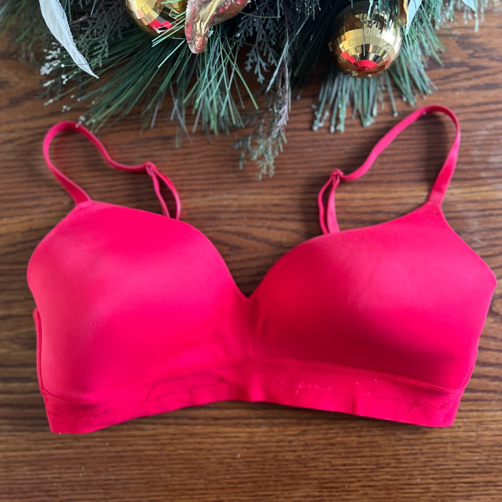 PINK WEAR EVERYWHERE
WEAR EVERYWHERE WIRELESS PUSH-UP BRA